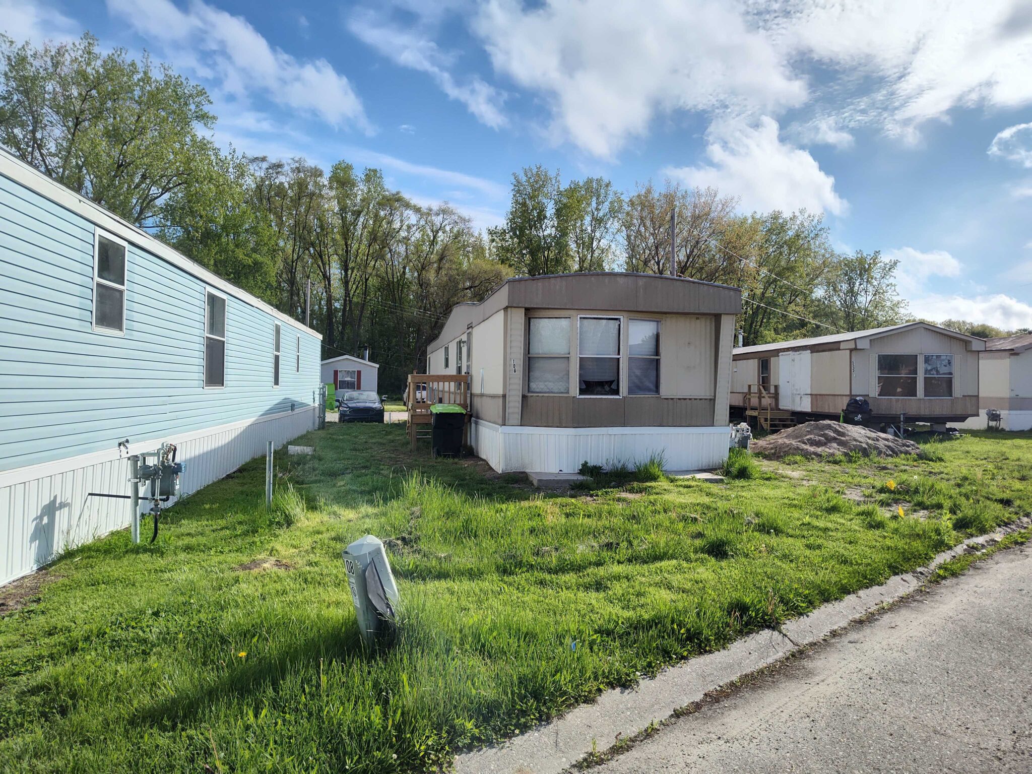 Saginaw Mobile Home Park in Michigan with well-maintained homes.