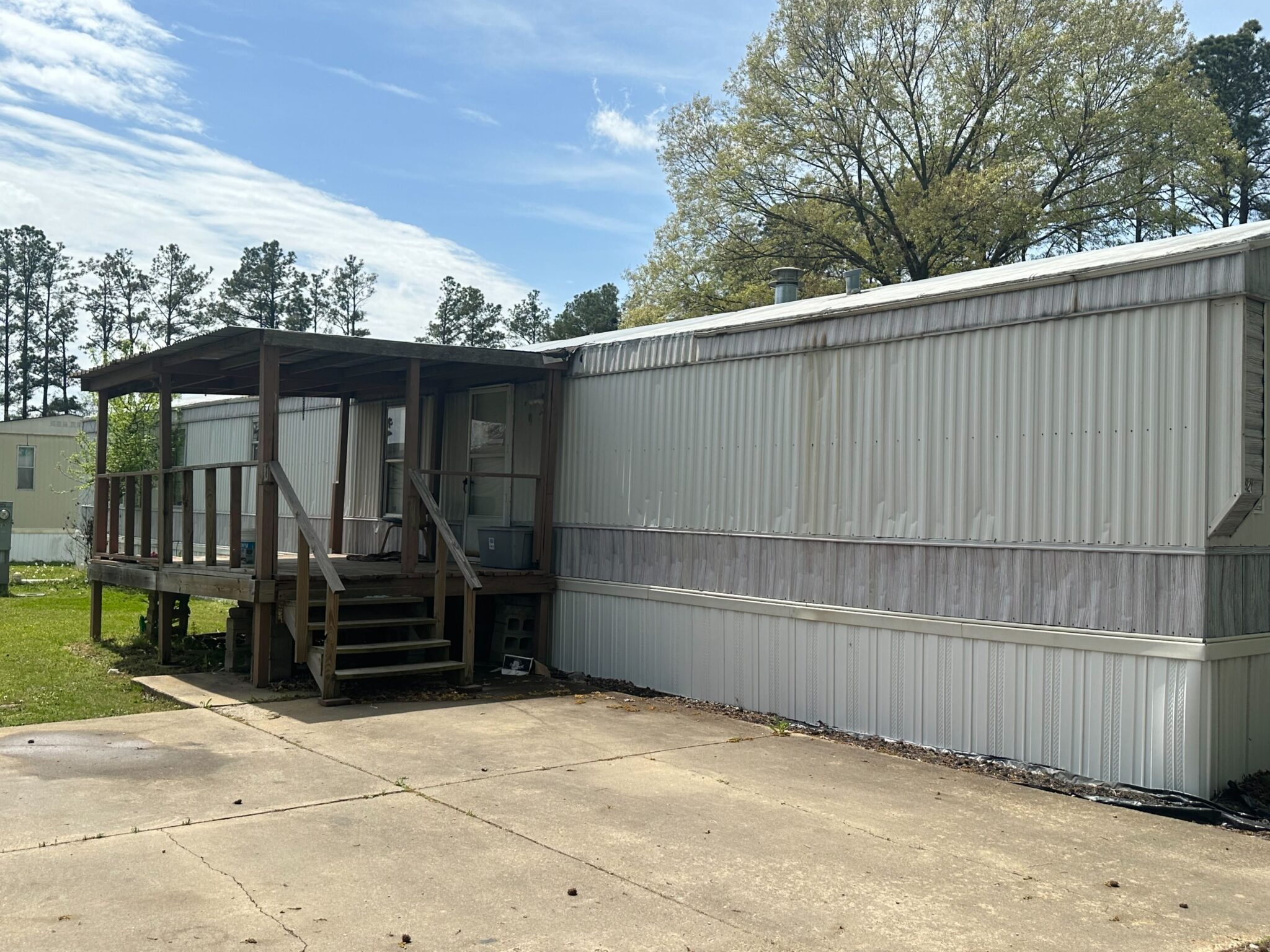 Smithville Mobile Home Park in Tennessee featuring modern mobile homes.