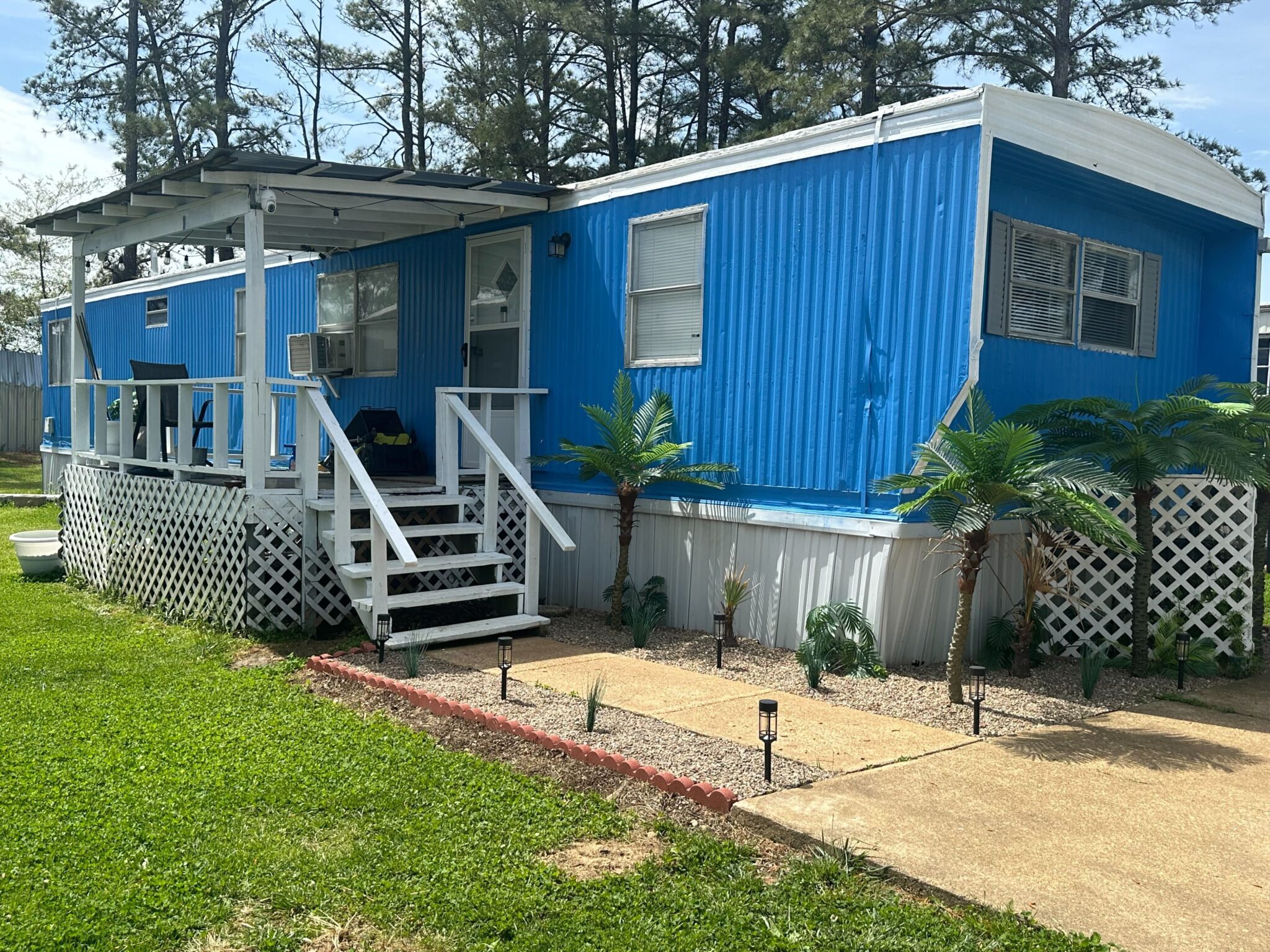 Smithville Mobile Home Park in Tennessee with well-maintained mobile homes and lush, scenic surroundings