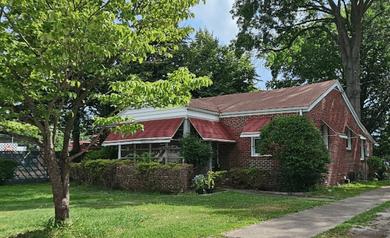 Picture of a home in a mobile home park