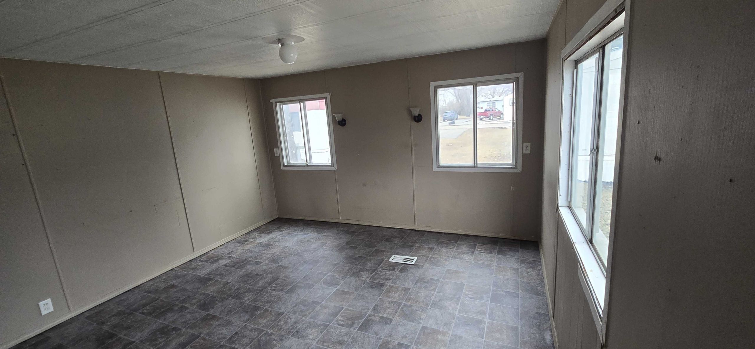 scaled, Ludington MI, trailer home for sale, prefab homes for sale, single wide mobile homes, trailer home for sale Bismarck 