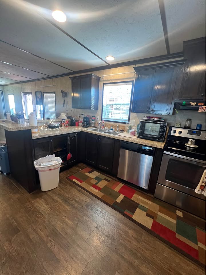 612241238_1588782309240323_8488645862776185124_n